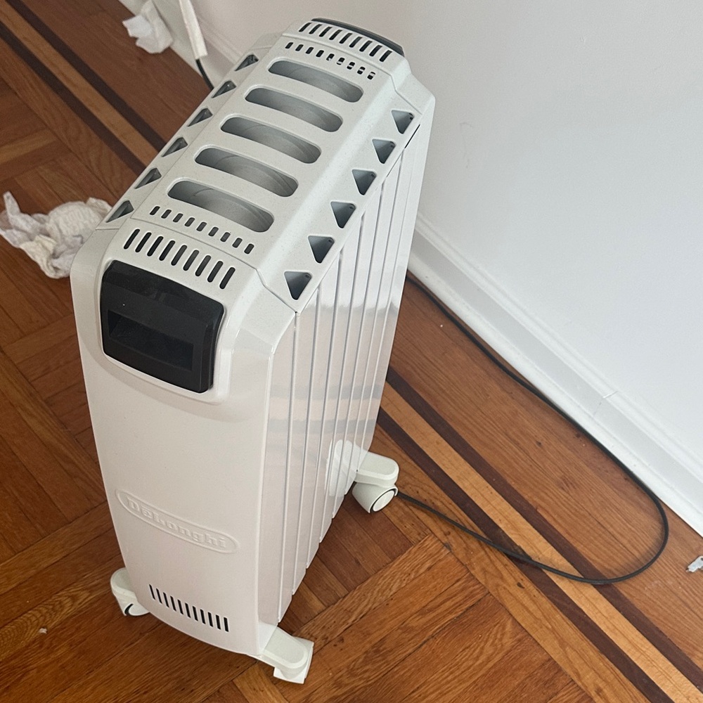 White DeLonghi Portable Heater